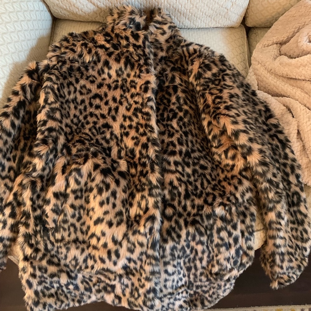 Faux Fur Womans Leopard Jacket- NEVER WORN!